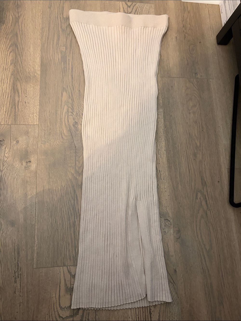 Olive & Oak Cream Ribbed Knit Maxi Skirt